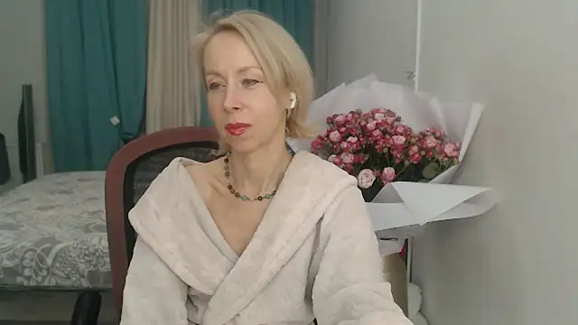 LuxuryNika online show from 11/09/25, 06:06