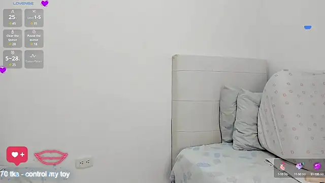 Snapshot of AlexxandraRivera chatting on 02/07/25, 02:50 AlexxandraRivera online show from 02/07/25, 02:50