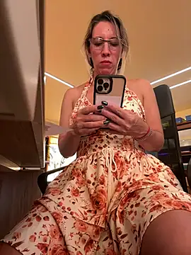 Snapshot of Gatitacarlita chatting on 03/13/25, 08:11 Gatitacarlita online show from 03/13/25, 08:11