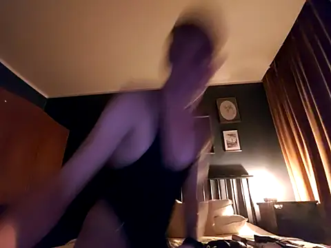 Snapshot of malpka25 chatting on 10/21/25, 07:14 malpka25 online show from 10/21/25, 07:14