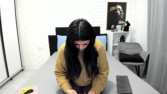 Snapshot of Heidix chatting on 02/13/26, 03:57 Heidix online show from 02/13/26, 03:57