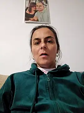 Snapshot of IsabelleCraft chatting on 03/17/25, 04:22 IsabelleCraft online show from 03/17/25, 04:22
