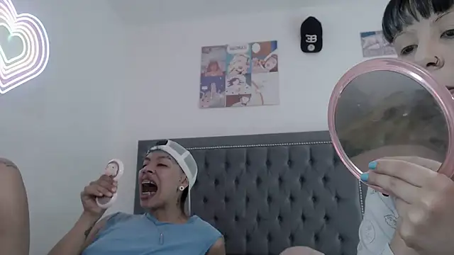 dulce maria x online show from 12/29/24, 05:44