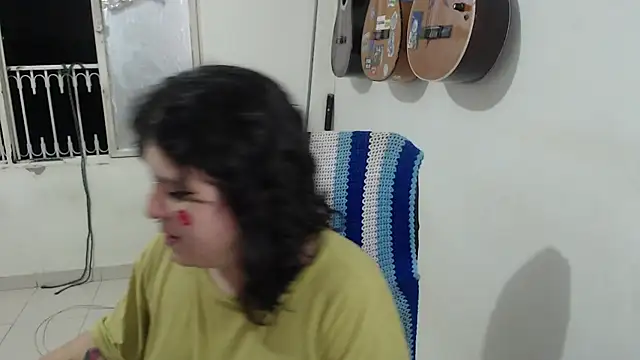 Snapshot of Smoke_trip_Alicia chatting on 10/26/25, 04:18 Smoke trip Alicia online show from 10/26/25, 04:18