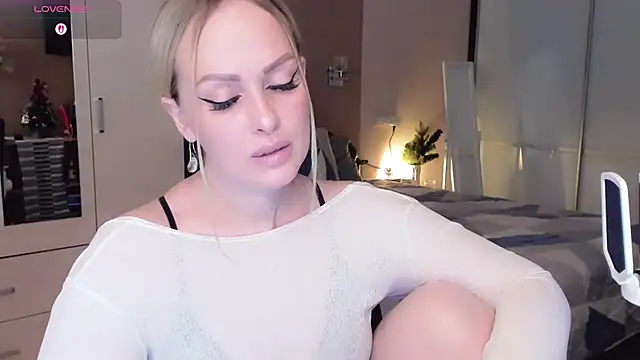 Snapshot of Libby_Nora chatting on 12/22/25, 11:51 Libby Nora online show from 12/22/25, 11:51