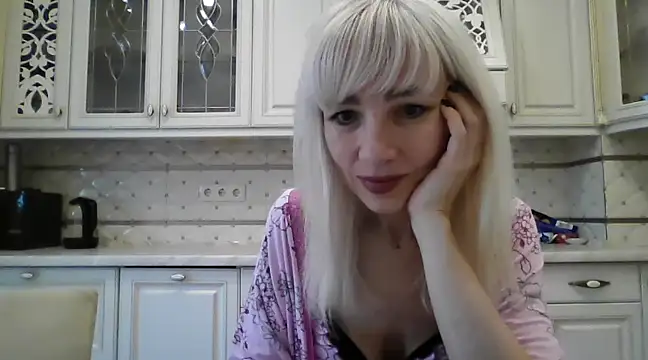 Snapshot of BarbaraKim chatting on 12/23/24, 09:27 BarbaraKim online show from 12/23/24, 09:27