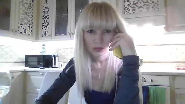 Snapshot of BarbaraKim chatting on 09/27/25, 03:06 BarbaraKim online show from 09/27/25, 03:06