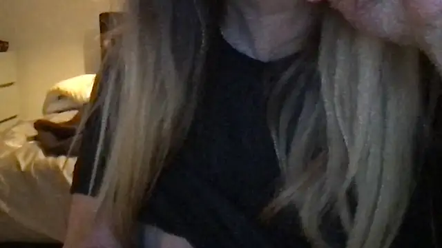 Snapshot of leadileo chatting on 11/05/25, 12:38 leadileo online show from 11/05/25, 12:38