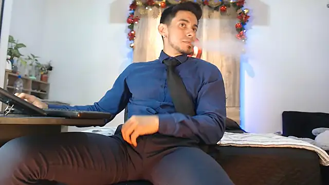 Andrew 4  online show from 12/18/25, 05:46