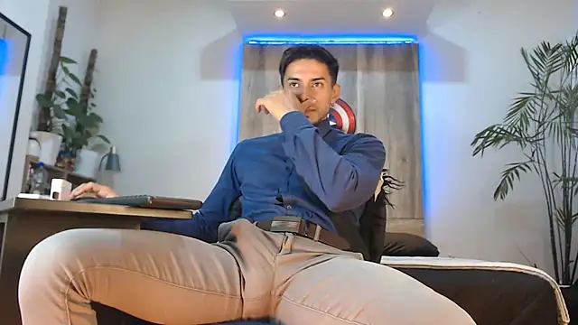 Andrew 4  online show from 05/08/26, 03:12