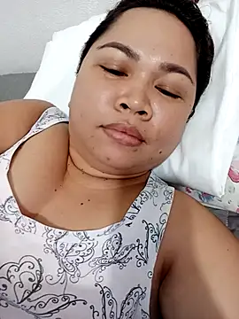 XXLorie 02 online show from 10/29/25, 02:03