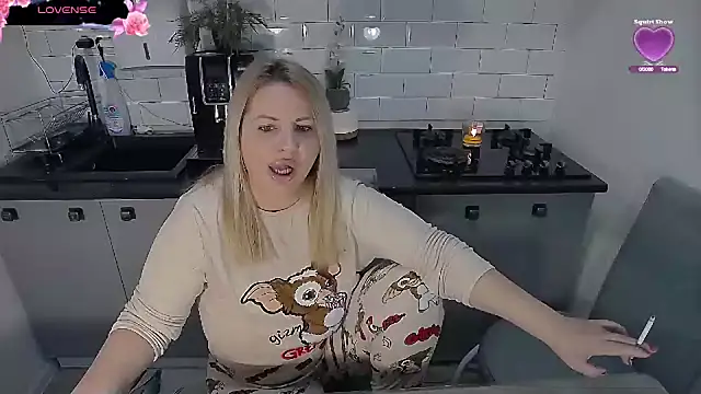 erikaerika online show from 12/17/25, 07:25