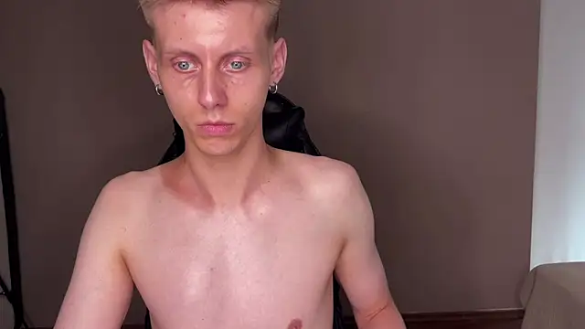 Snapshot of vladdymeow chatting on 12/24/24, 07:22 vladdymeow online show from 12/24/24, 07:22