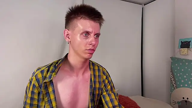 Snapshot of vladdymeow chatting on 01/17/25, 12:20 vladdymeow online show from 01/17/25, 12:20