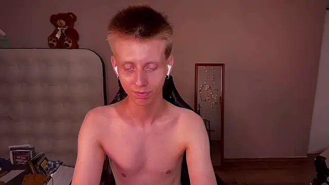 Snapshot of vladdymeow chatting on 01/17/25, 10:23 vladdymeow online show from 01/17/25, 10:23