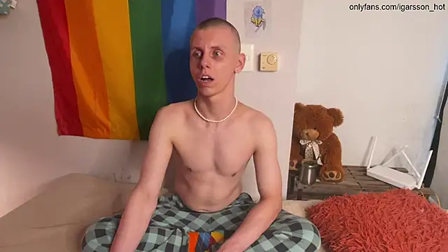 Snapshot of vladdymeow chatting on 10/28/25, 10:12 vladdymeow online show from 10/28/25, 10:12