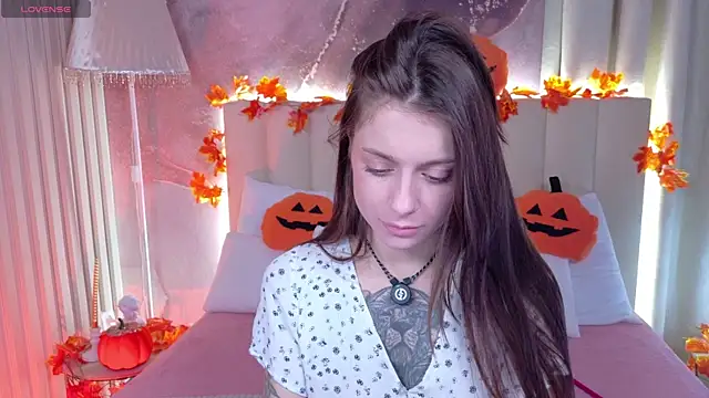 Eille Elfie online show from 10/20/25, 05:19