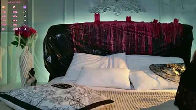 Eille Elfie online show from 10/21/25, 05:52