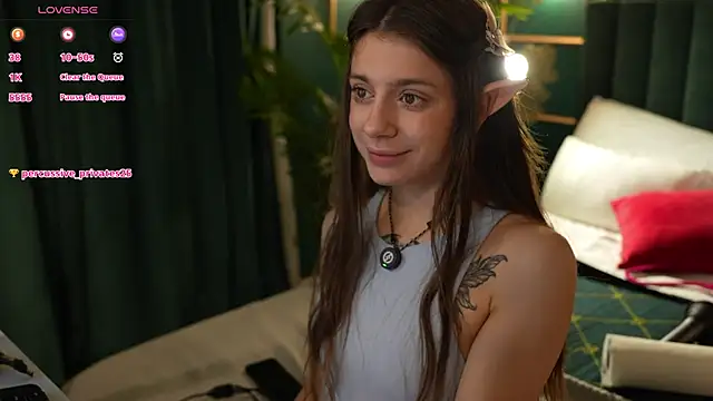 Eille Elfie online show from 12/15/25, 05:34