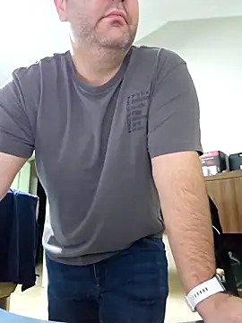 Andrew1900529 online show from 12/18/25, 05:35