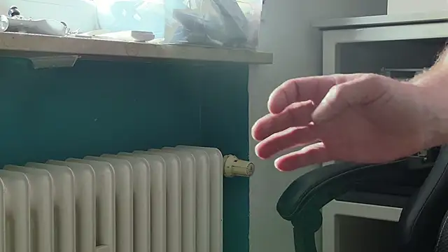 Snapshot of NylonHype chatting on 04/10/26, 01:38 NylonHype online show from 04/10/26, 01:38