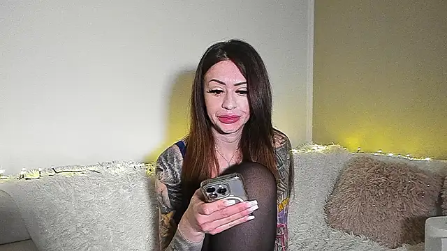 BrianaDiamondXXX online show from 03/23/26, 06:17