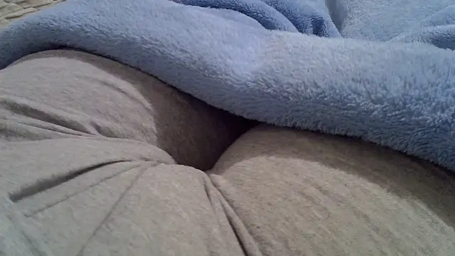 Snapshot of perescam chatting on 11/02/25, 02:14 perescam online show from 11/02/25, 02:14