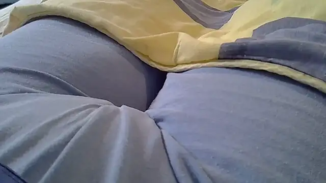 Snapshot of perescam chatting on 12/04/25, 04:05 perescam online show from 12/04/25, 04:05