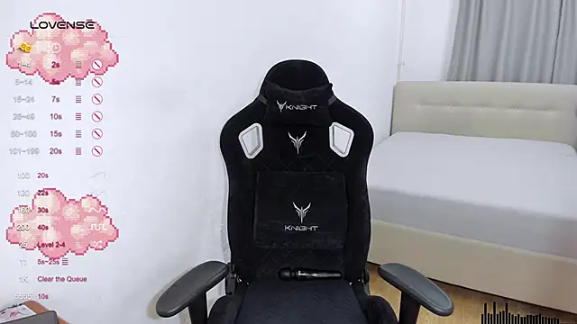 Snapshot of SkyqueenI chatting on 01/31/25, 09:37 SkyqueenI online show from 01/31/25, 09:37