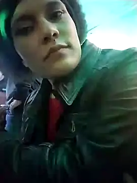 Snapshot of LUNAdeMARTE chatting on 12/16/24, 02:57 LUNAdeMARTE online show from 12/16/24, 02:57