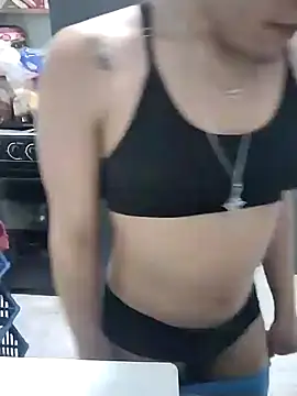 Snapshot of LUNAdeMARTE chatting on 12/30/24, 03:47 LUNAdeMARTE online show from 12/30/24, 03:47