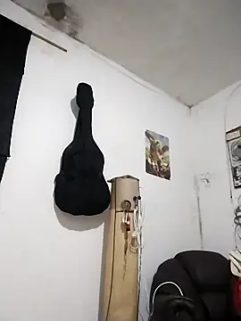 Snapshot of LUNAdeMARTE chatting on 03/16/25, 03:58 LUNAdeMARTE online show from 03/16/25, 03:58