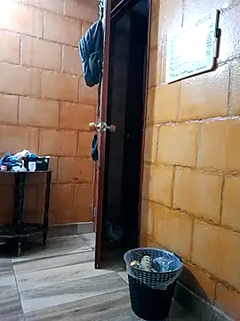 Snapshot of LUNAdeMARTE chatting on 10/02/25, 04:19 LUNAdeMARTE online show from 10/02/25, 04:19