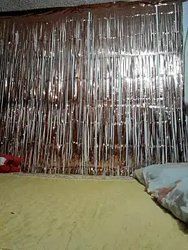 Snapshot of LUNAdeMARTE chatting on 11/14/25, 12:42 LUNAdeMARTE online show from 11/14/25, 12:42