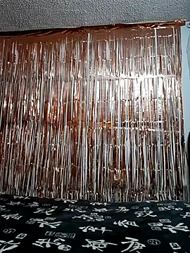 Snapshot of LUNAdeMARTE chatting on 11/20/25, 10:53 LUNAdeMARTE online show from 11/20/25, 10:53