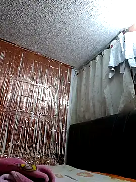 Snapshot of LUNAdeMARTE chatting on 03/05/26, 03:35 LUNAdeMARTE online show from 03/05/26, 03:35