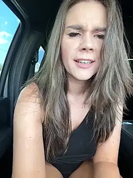 MaggyMayI online show from 10/01/25, 04:13