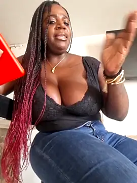 Snapshot of Adrilovechocolate chatting on 05/22/26, 06:57 Adrilovechocolate online show from 05/22/26, 06:57