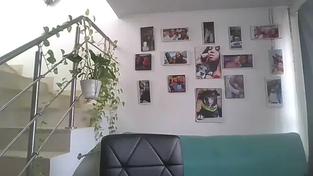 Snapshot of Adrilovechocolate chatting on 06/04/26, 04:35 Adrilovechocolate online show from 06/04/26, 04:35