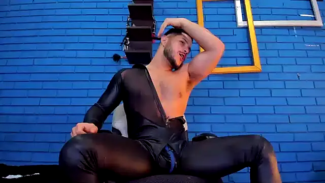 Snapshot of TheIan26 chatting on 12/20/24, 11:37 TheIan26 online show from 12/20/24, 11:37