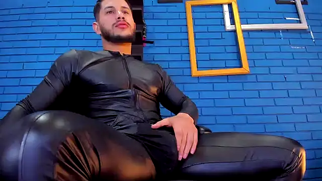 Snapshot of TheIan26 chatting on 12/21/24, 07:49 TheIan26 online show from 12/21/24, 07:49