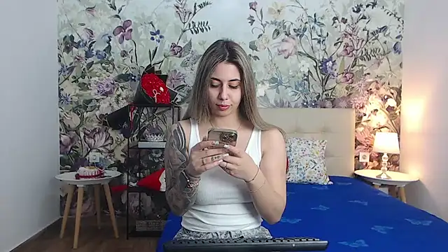 Snapshot of RoseDiamond06 chatting on 04/20/26, 03:59 RoseDiamond06 online show from 04/20/26, 03:59