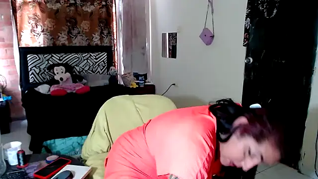 Sashaferrari2000 online show from 03/15/25, 07:16