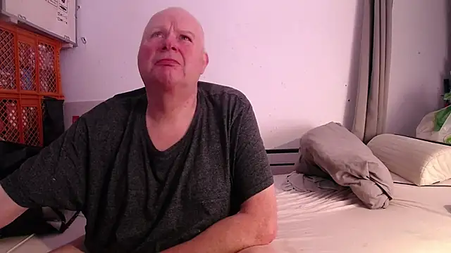 Vandrino online show from 10/18/25, 06:52