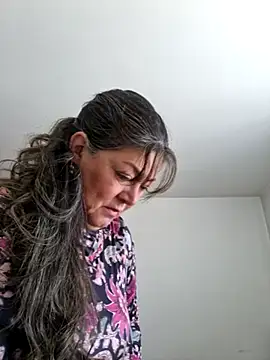 emma tour online show from 02/21/25, 03:21