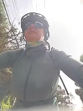 emma tour online show from 04/18/26, 02:43