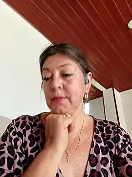Snapshot of emma_tour chatting on 05/04/26, 03:52 emma tour online show from 05/04/26, 03:52