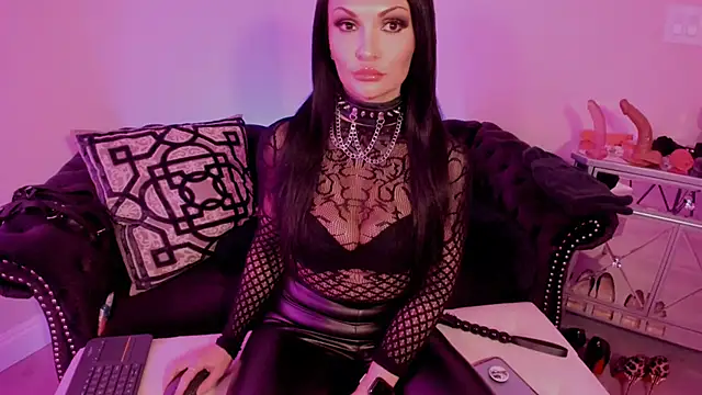 NatashaxoBangs online show from 02/24/25, 08:17