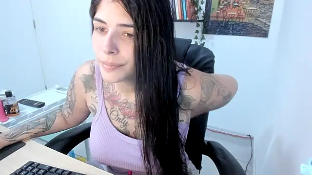 Snapshot of TaliMajesty chatting on 12/01/24, 11:14 TaliMajesty online show from 12/01/24, 11:14