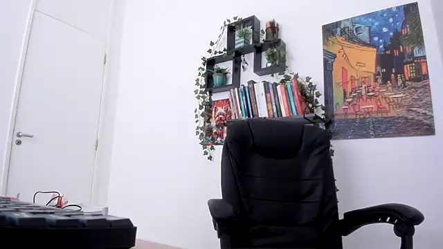 Snapshot of TaliMajesty chatting on 12/07/24, 12:02 TaliMajesty online show from 12/07/24, 12:02